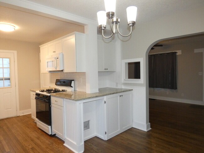 Building Photo - Beautiful Updated Home in North Kansas City School District!