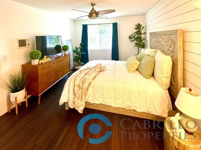 Building Photo - Beautifully Renovated 2BD/2BA Condo with I...