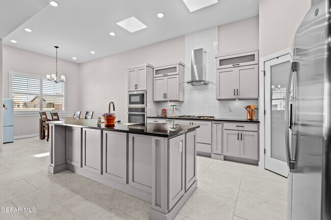 Building Photo - 2332 Mike Price Dr