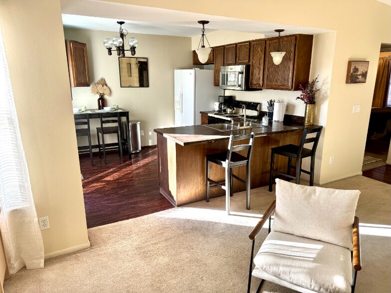 Building Photo - 2639 S Xanadu Way