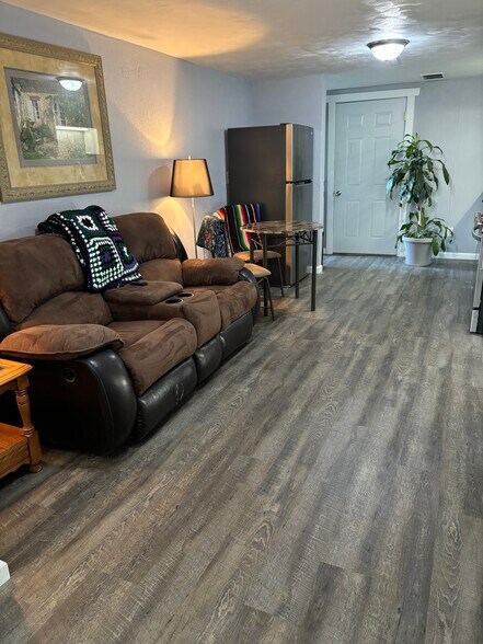 New apt, never used - 126 E College Ave