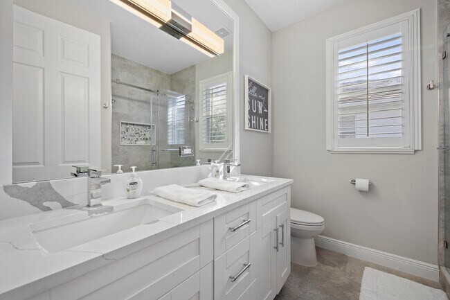 Building Photo - 14630 Meravi Dr