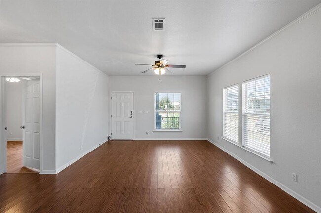 Building Photo - 289 Heatherwood Dr