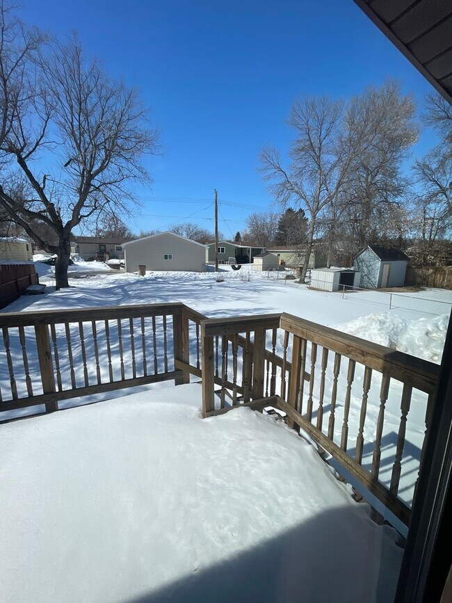 Building Photo - House- NW