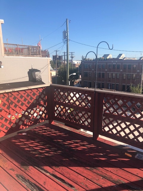 Building Photo - 3 Bedroom House in Fells Point with a roof...