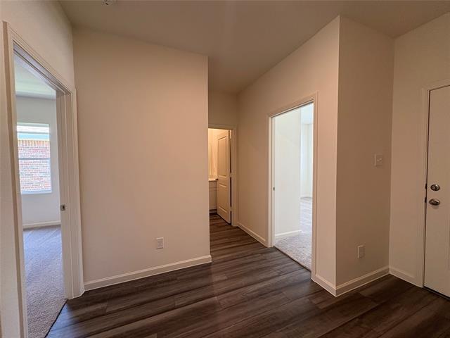 Building Photo - 4920 Weymouth Dr