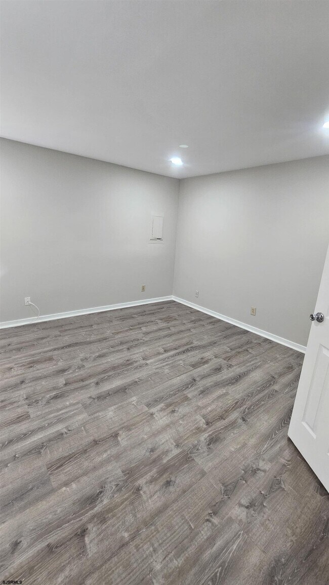 Building Photo - 184 Heather Croft