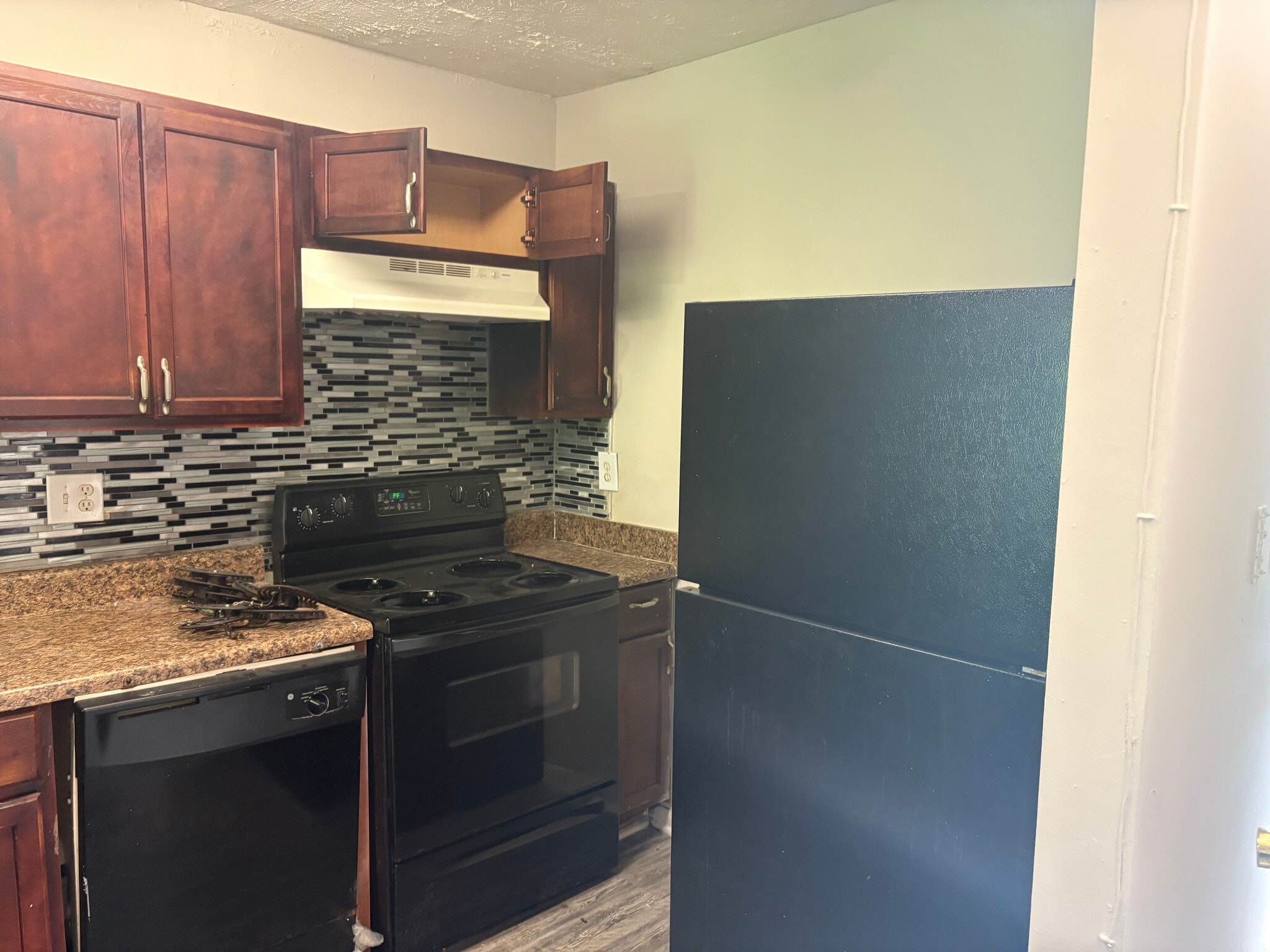 Building Photo - Room in Apartment on Stanton Rd SW