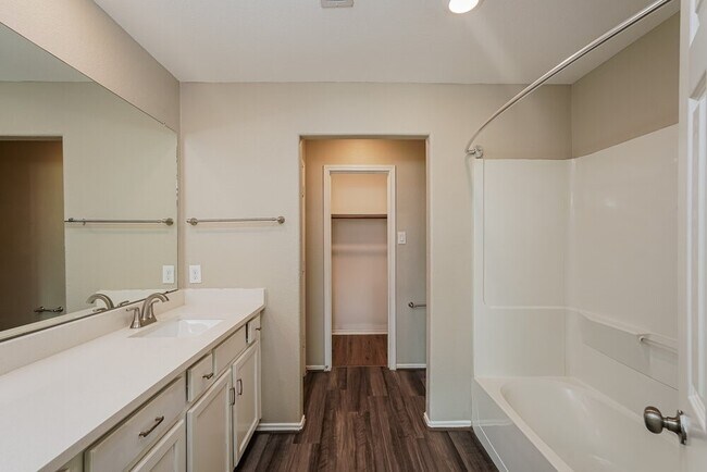 Building Photo - 8005 Wayside Village Way