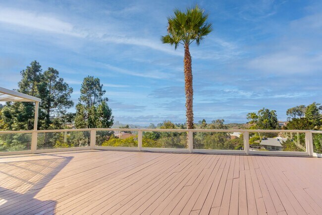 Building Photo - 4 Bedroom / 3 Bathroom Home With Panoramic...