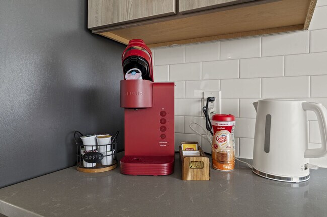 Building Photo - 501 N Perth St