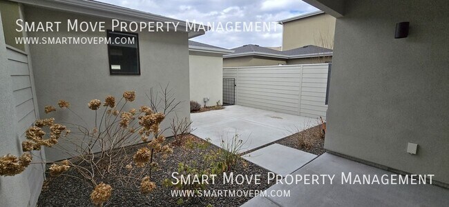 Building Photo - 3213 S Shadywood Way