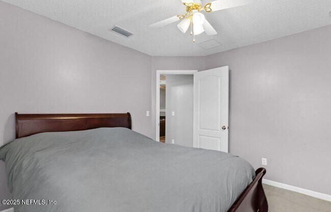 Building Photo - 503 Apple Creek Dr