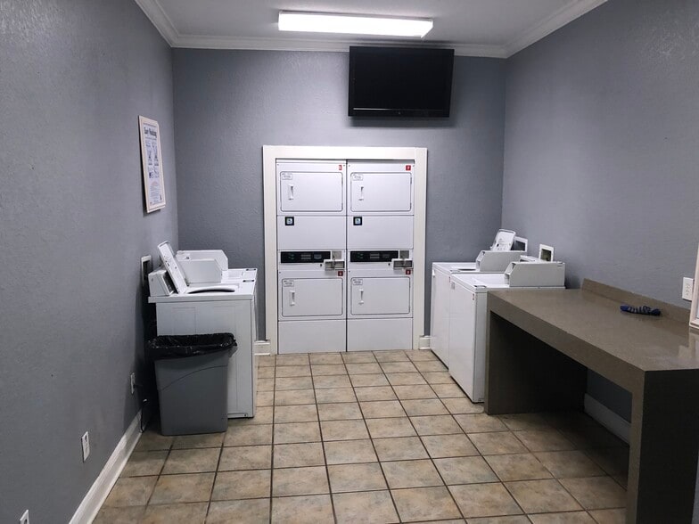 Utility room - 13116 Sanctuary Cove Dr