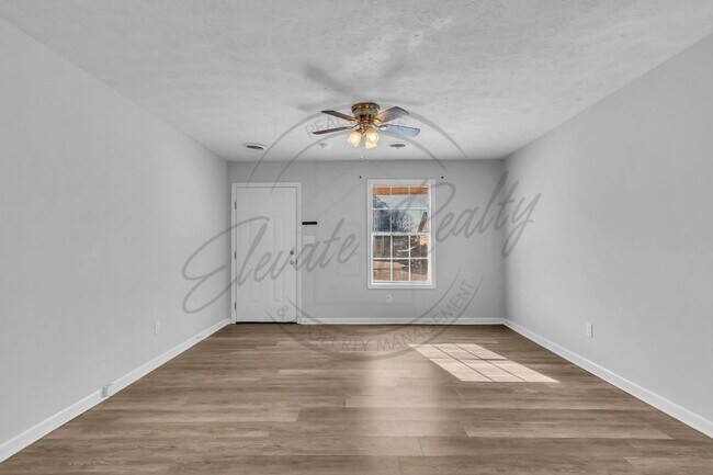 Building Photo - Affordable 2BR Ranch Duplex in N. Columbia — Move-In Special!