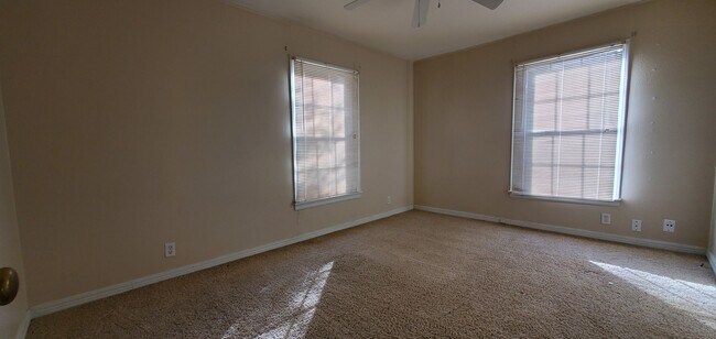 Building Photo - 2 Bedroom 1 Bath in Faith Village