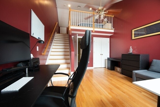 Building Photo - 47 Alder St