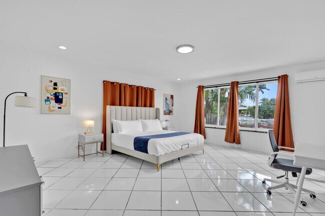 Building Photo - 1712 NE 18th Ave