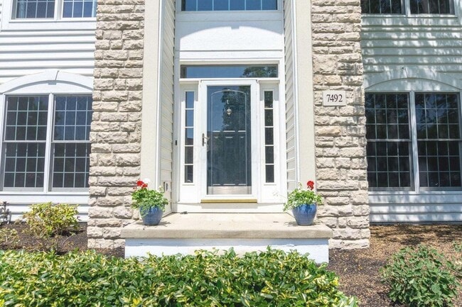 Building Photo - 7492 Fairfield Lakes Dr