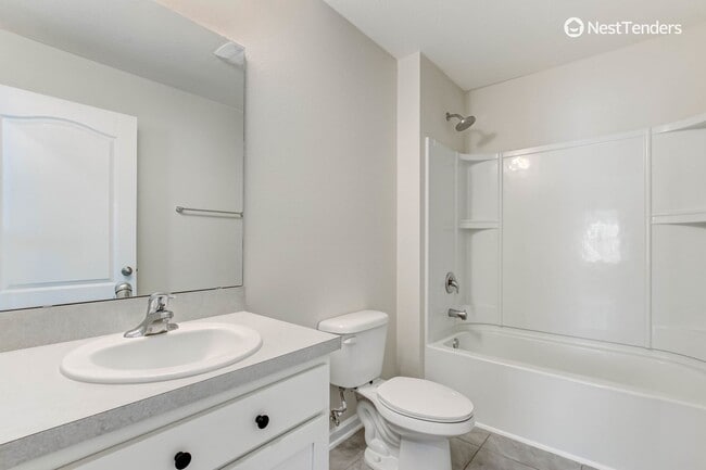 Building Photo - Like New In Nassau Crossing!