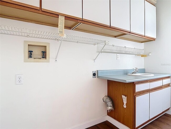 Building Photo - 289 Gull Dr S