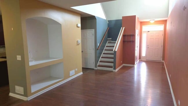 Building Photo - 532 S Jade Ln