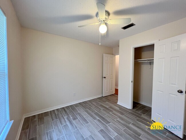 Building Photo - Great 3 bedroom family home in the heart of Destin!