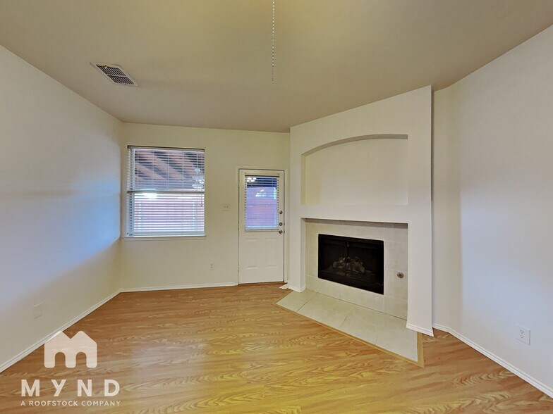Building Photo - 3125 Paradise Valley Dr