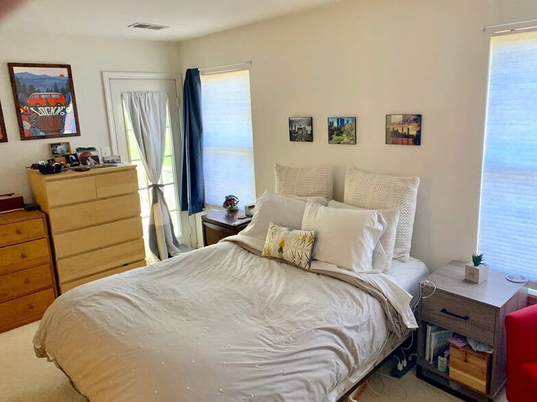 Master Bedroom - 2920 Yarling Ct