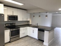 Building Photo - 161 Lakeview Dr