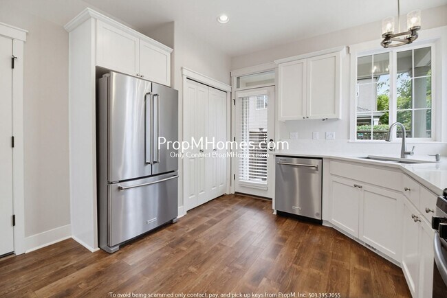 Building Photo - 11641 SW Grenoble St