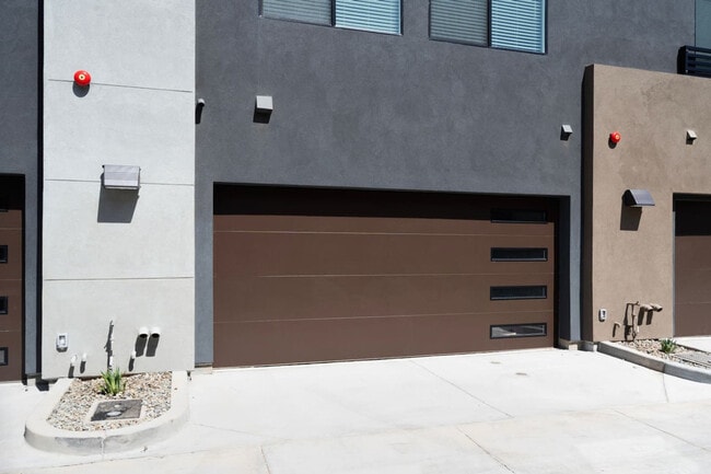 Building Photo - 16601 N Parkview Pl