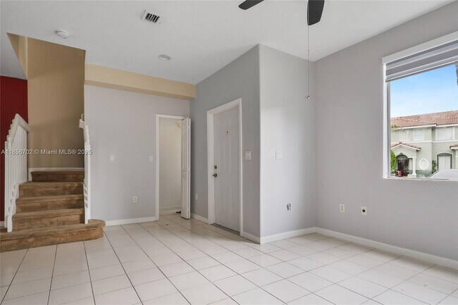 Building Photo - 2715 SE 15th Pl