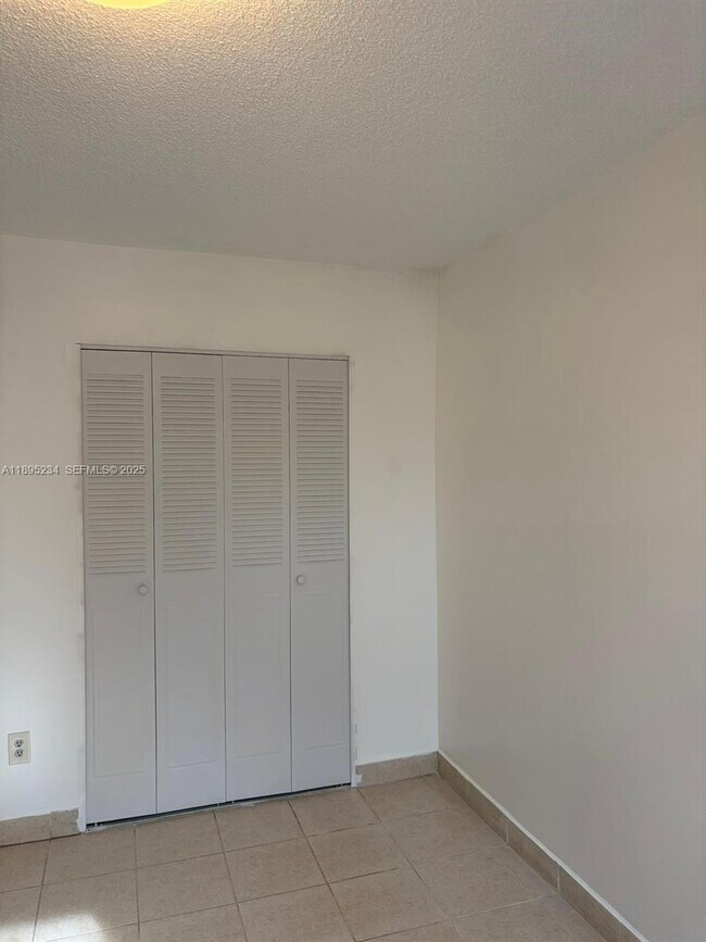 Building Photo - 6820 W Flagler St