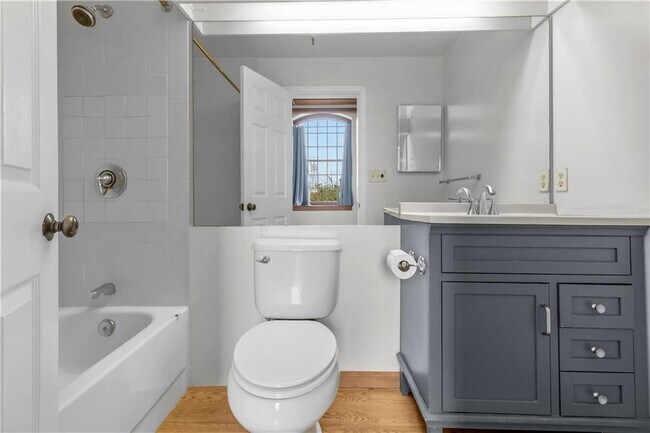 Building Photo - 555 S Water St