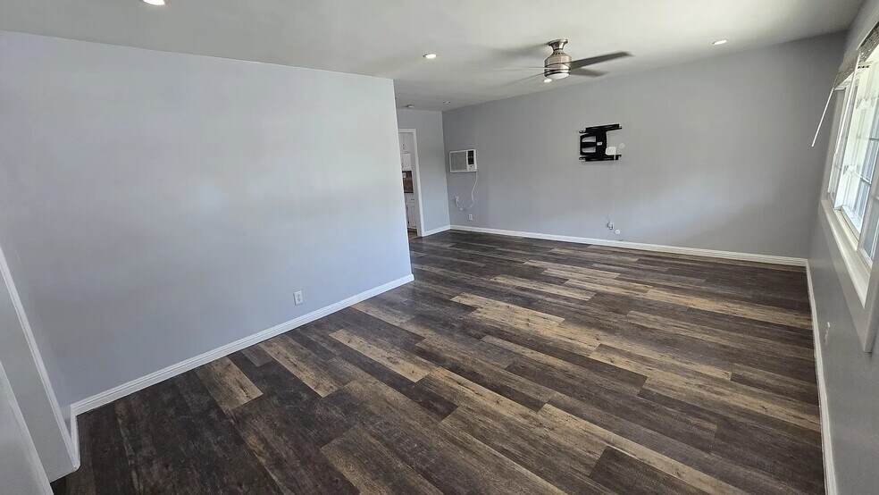 Building Photo - 10603 Bramblebush Ave