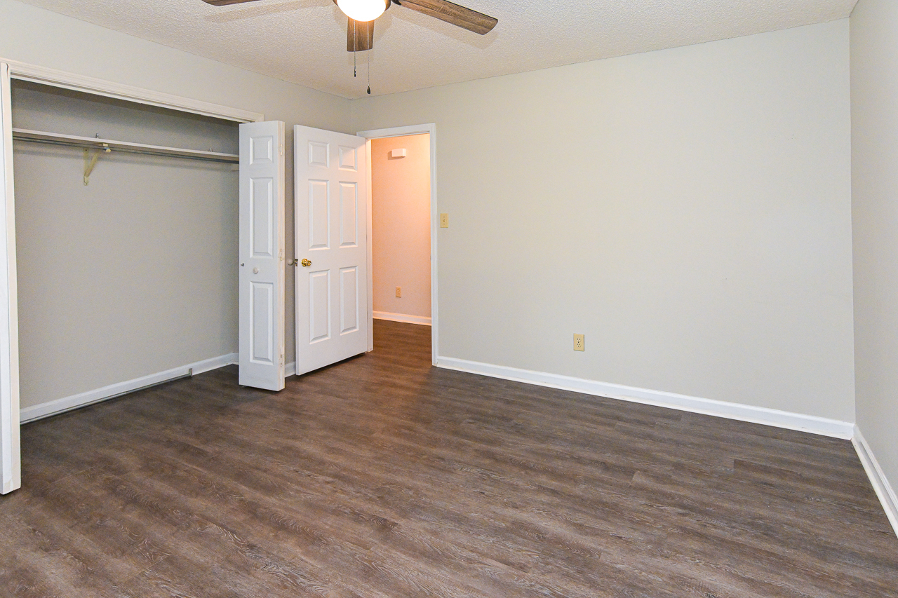 Building Photo - 157 Greenwood Dr