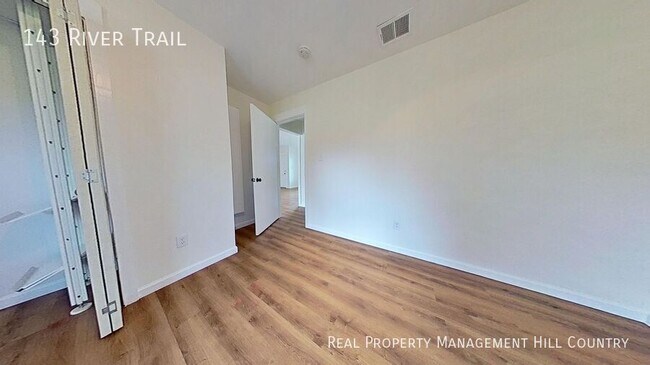 Building Photo - 143 River Trail