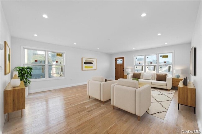 Building Photo - 99 Thurton Pl