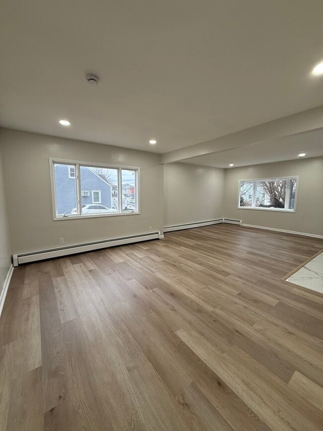 Building Photo - 255 N 1st Ave