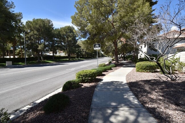 Building Photo - Cozy 2-Bedroom Condo at The Lakes – 2nd Fl...