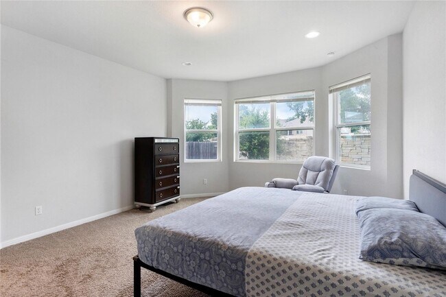 Building Photo - 420 Winding Hollow Ln