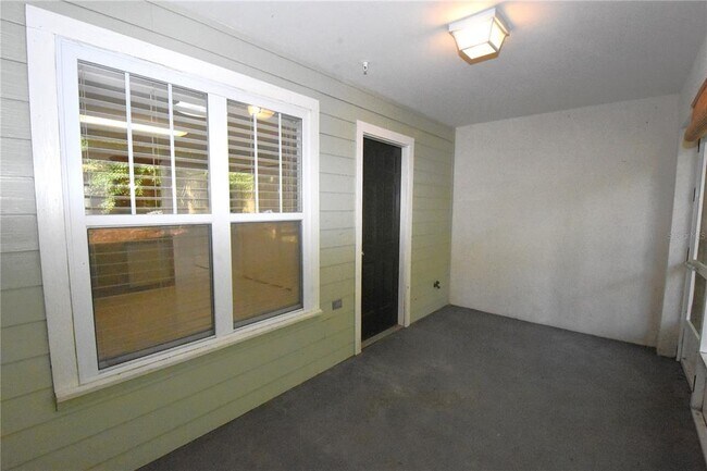 Building Photo - 4663 SW 48th Dr