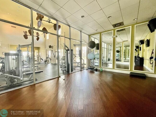 Building Photo - 120 Yacht Club Way