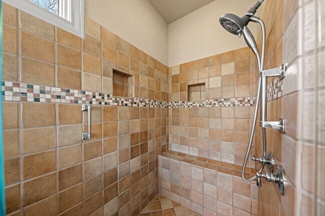 Building Photo - 3404 Comanche Trace Dr