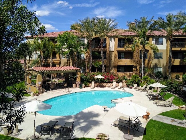 Building Photo - 5302 E Van Buren St