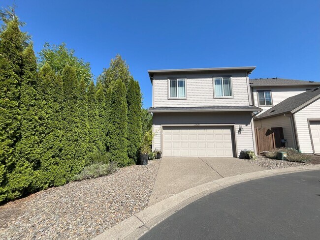 Building Photo - Modern 4-Bedroom End Unit with Community A...
