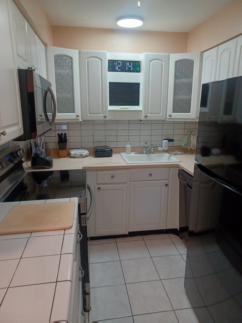 Building Photo - 909 SE 46th Ln