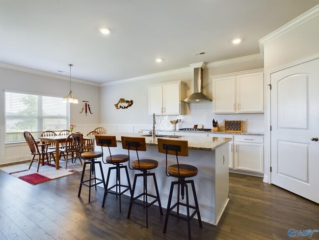 Building Photo - 219 Maureen Dr SW