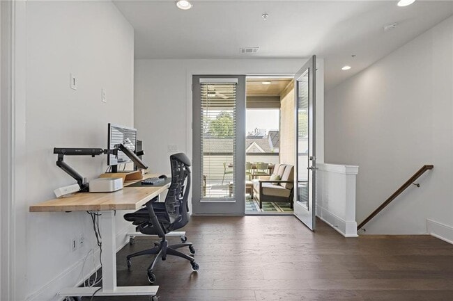 Building Photo - 1332 Booth Ave NW